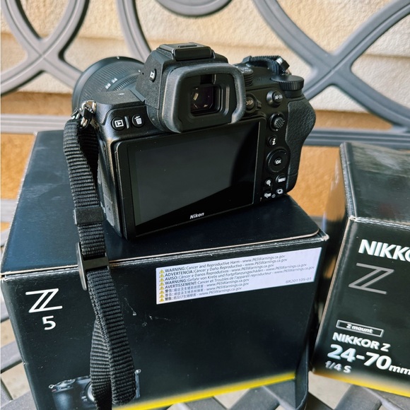 SOLD! Nikon Z5 camera with 24-70mm lens - Picture 2 of 4